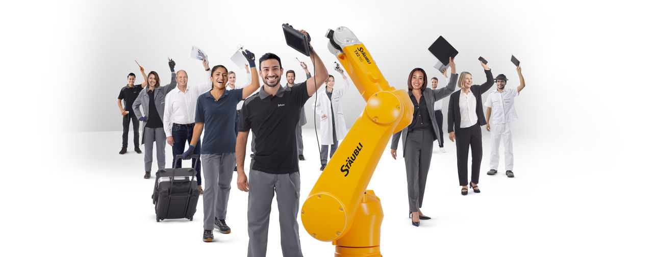 Beyond robots, a complete team including maintenance technicians, hotline, certified instructors, application and programming experts.